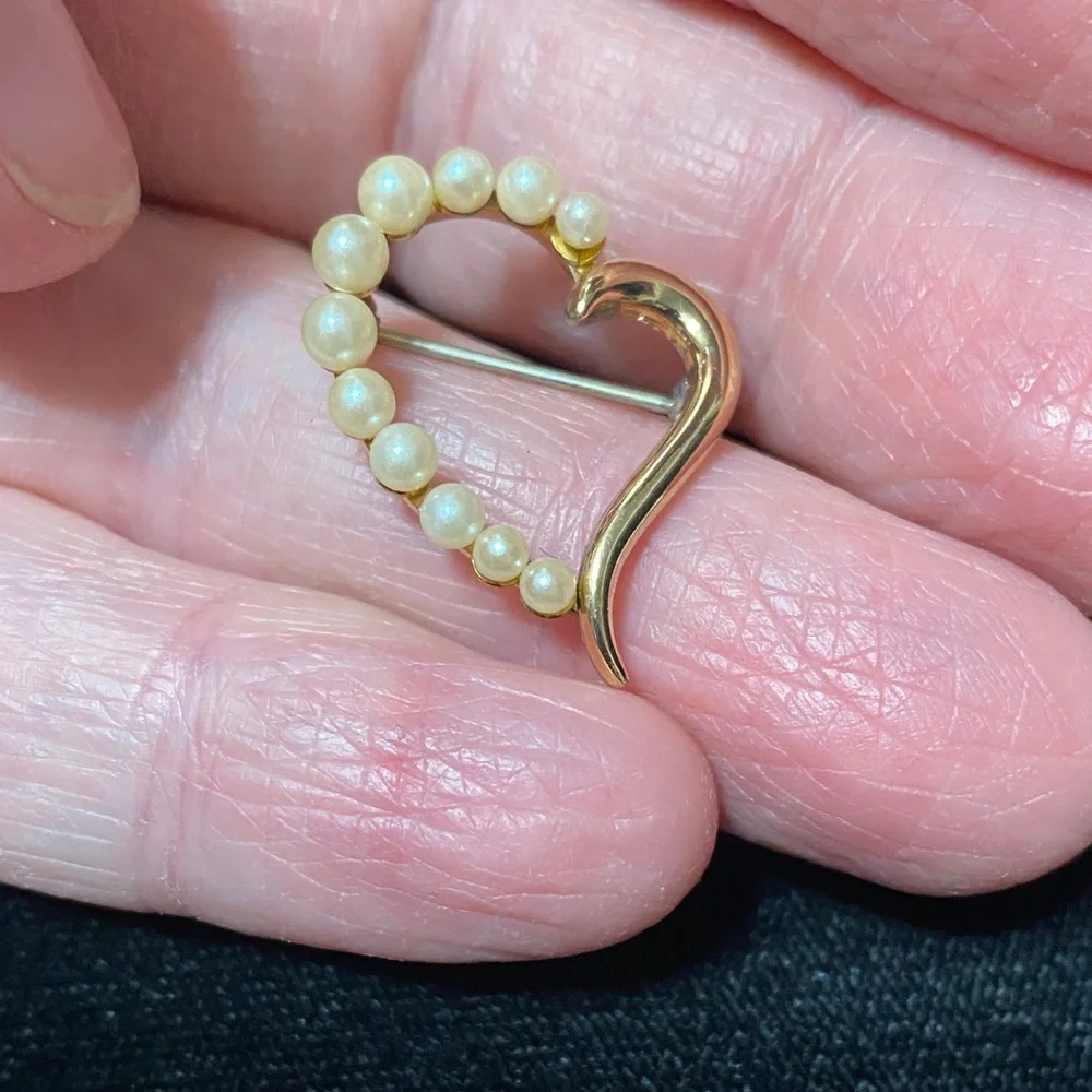 Vintage Gold filled pearl Heart Brooch
